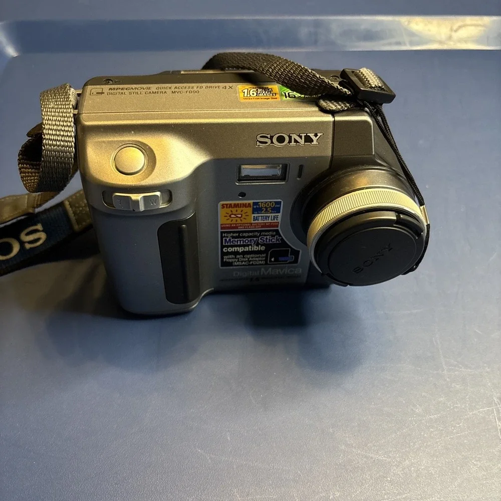 Vintage Sony MVC-FD90 Digital Mavica Camera 16x Zoom FD Drive 1.6MP Untested